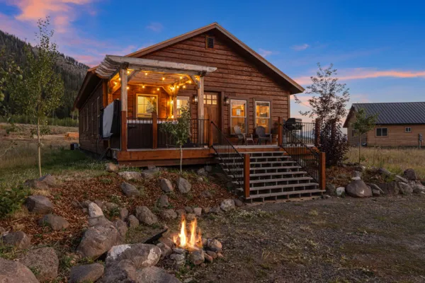 Grizzly Lodge — Island Park, ID